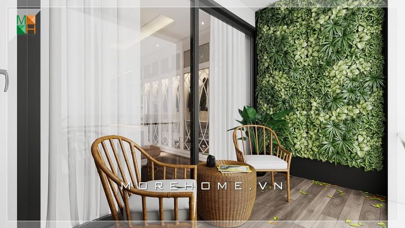 Ấn tượng mẫu bàn ghế rất độc đáo, nhìn khá đơn giản nhưng lại rất ấn tượng và phù hợp không gian ban công nơi này.